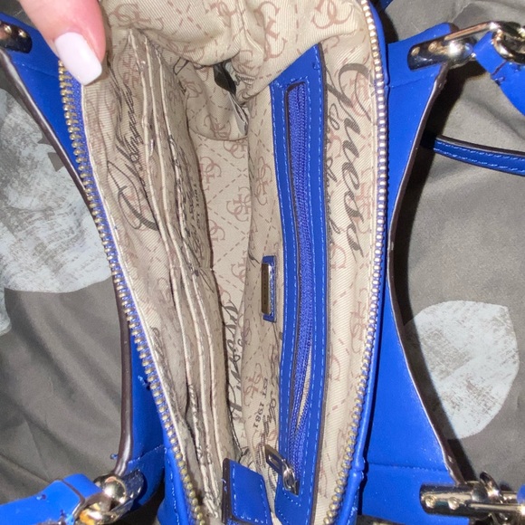 GUESS purse - Picture 3 of 3